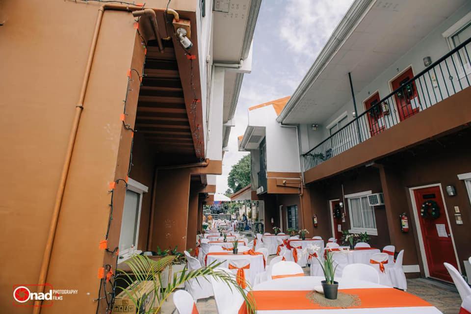 Ashley And Bill'S Suites 'N Garden Hotel And Vacation Homes Carcar Exterior foto