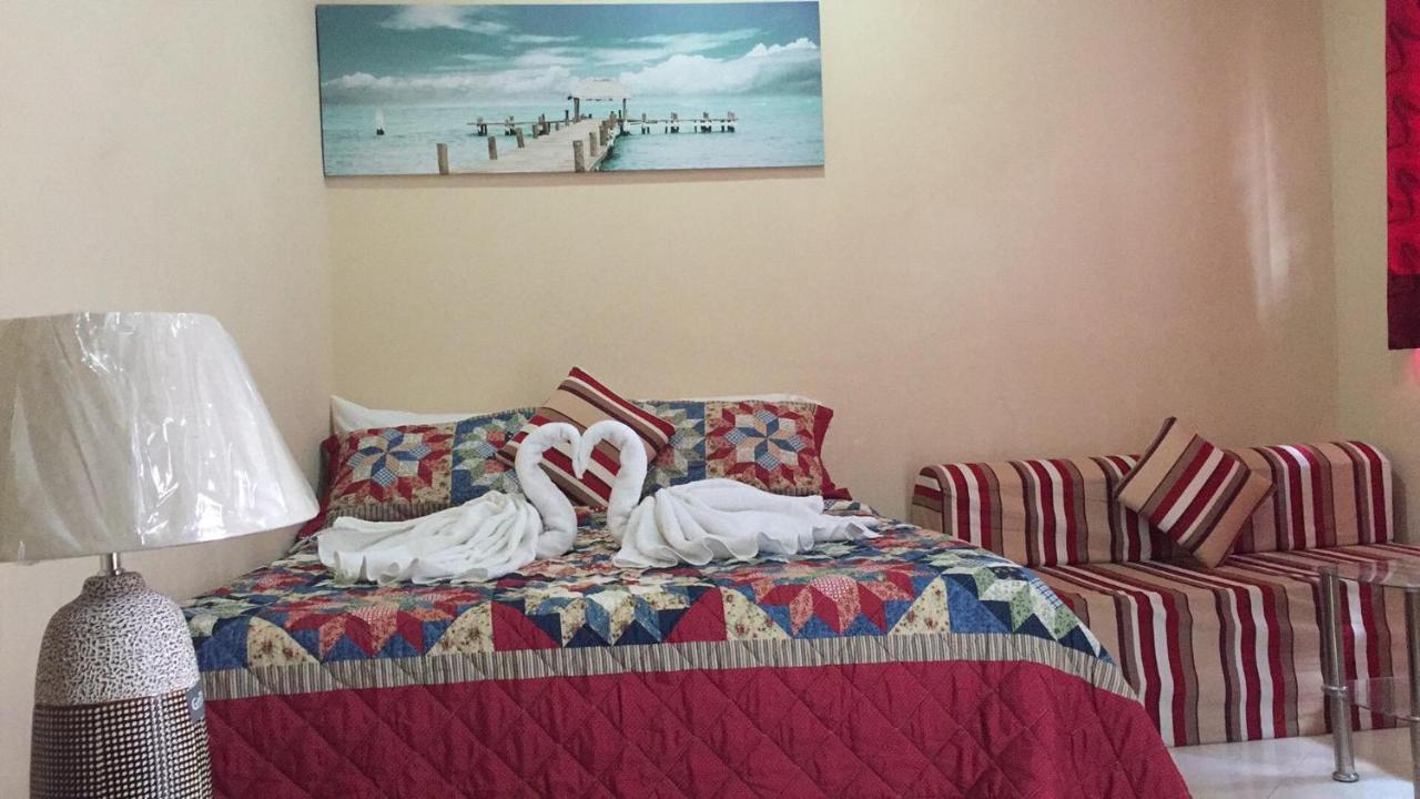 Ashley And Bill'S Suites 'N Garden Hotel And Vacation Homes Carcar Exterior foto